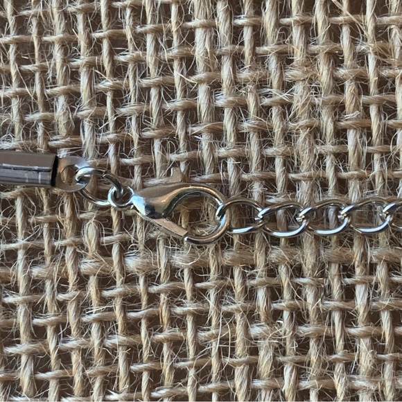 Mother of Pearl Carved Cross Pendant Necklace Vintage MOP Religious Jewelry 20" - Picture 4 of 5